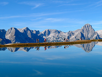 Bergsee, vatten speglar, spegel sjö