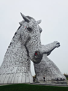 kelpies, HELIX, Falkirk, hästhuvud skulpturer, floden carron, Skottland, Andy scott