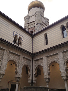 Italia, Castelul Mattei, Rocchetta mattei, Lviv morandi