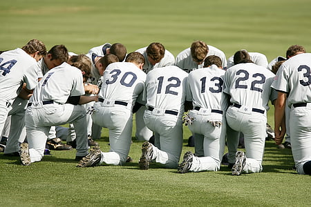 squadra di baseball, preghiera, in ginocchio, Pregame, atletica leggera, giocatori, erba