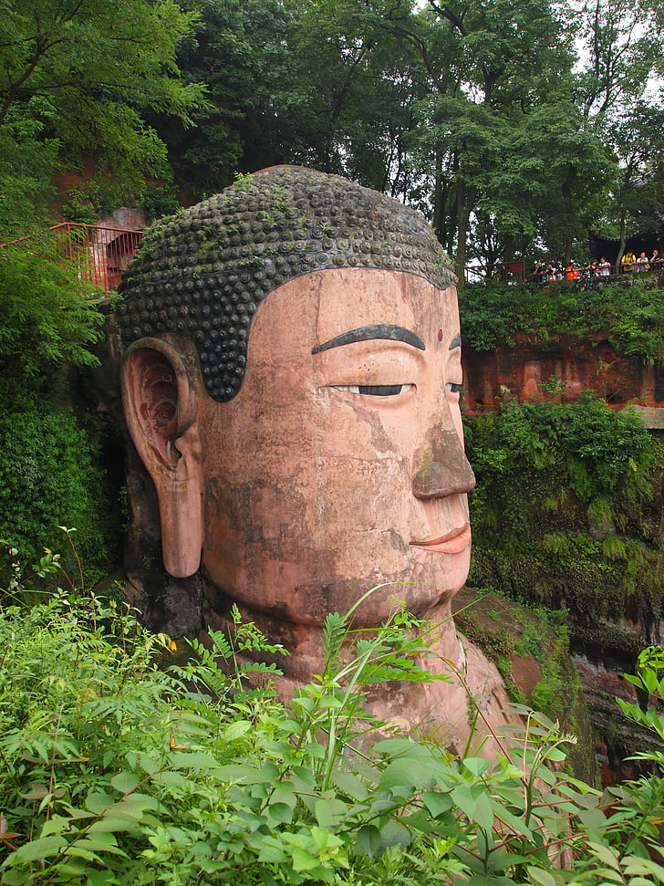 Buddha galvu, Leshan, Chengdu, Ķīna, templis
