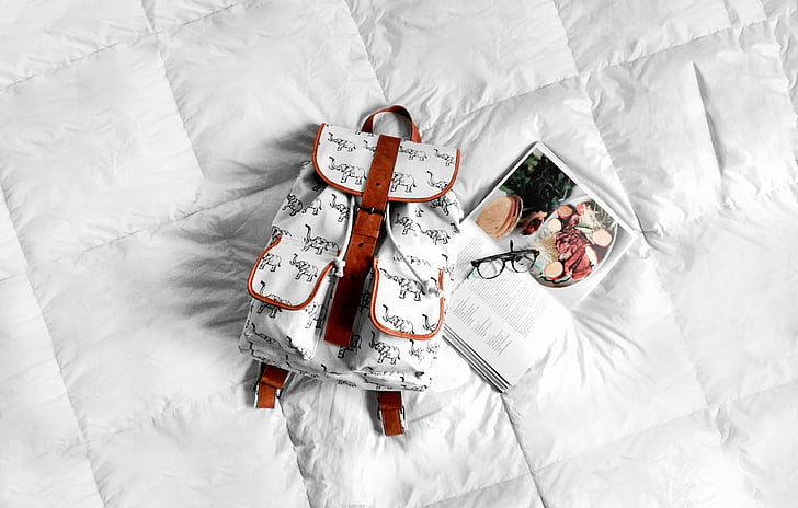 blanc, llit, bossa, motxilla, llibre, ulleres, estil de vida