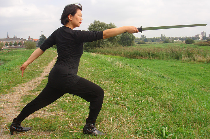 shaolin kung fu, maniement de l’épée, pose