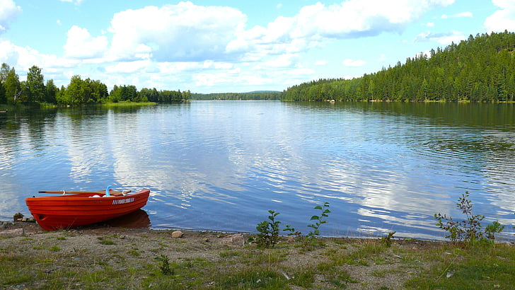 Lago saxen, Suecia, agua, bosque, árboles, cielo, nubes