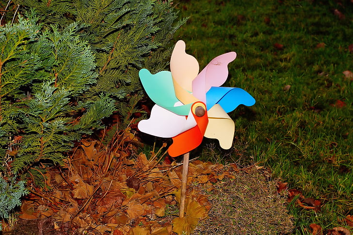 garden, plastic, pinwheel, object, dynamics, color, farbenspiel