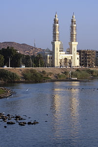 Río Nilo, Asuán, Mezquita de, construcción, arquitectura, Andamios de madera, reflejo
