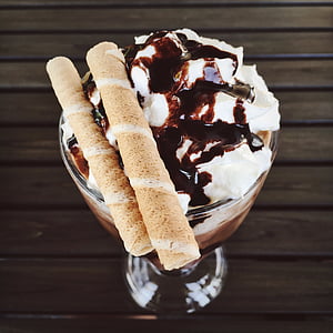 saldējums, sundae, ice cream sundae, vaniļa, Šokolāde, saldējums, sīrups