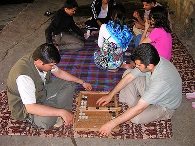 Backgammon, jugar, tauler, joc de taula, estratègia, fusta, cub