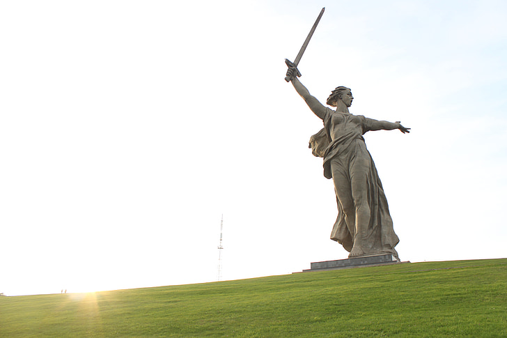 monumentet, Mother motherland, gräs, solen