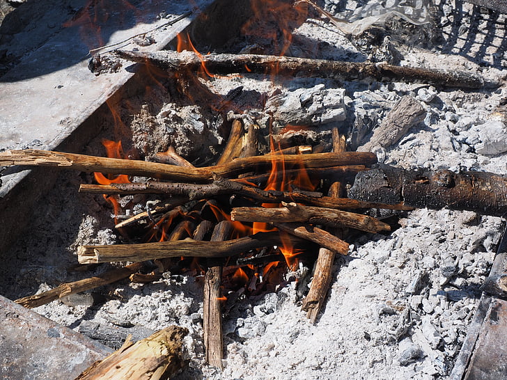 miejsce do grillowania, ogień, ognisko, palić, płomień, drewno, popiół