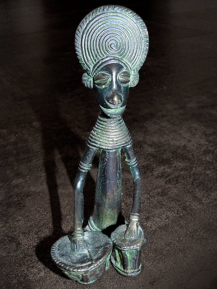 Figura africana, escultura africana, chamán, Brujo, bronce