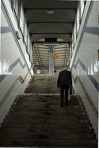 escaleras, estación de tren, arquitectura, edificio, humano, persona