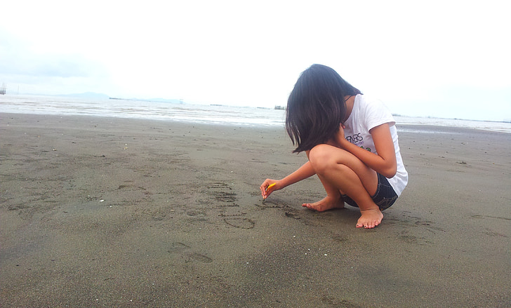девочка, мне?, пляж, песок, Лето, морской пейзаж, Природа