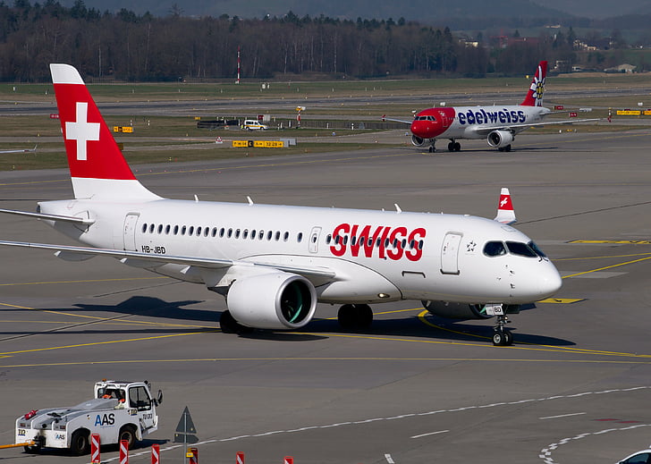 schweiziska, flygplan, Bombardier cs100, Flygplatsen Zürich, flygplats, Schweiz, asfalten