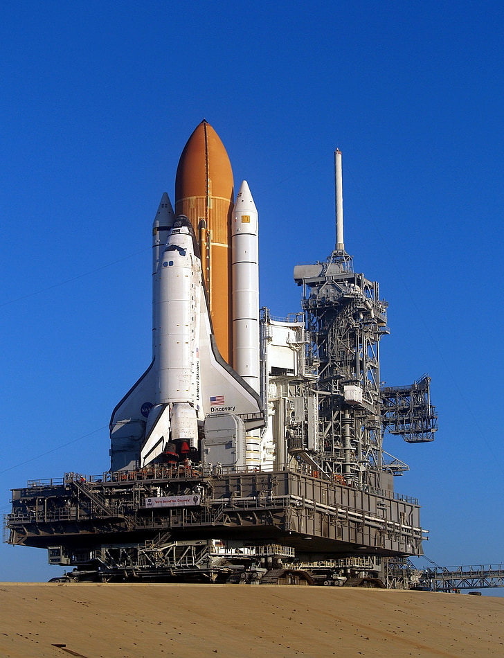 Discovery space shuttle, rollout, rampa de lansare, pre-lansare, astronaut, Misiunea, explorare