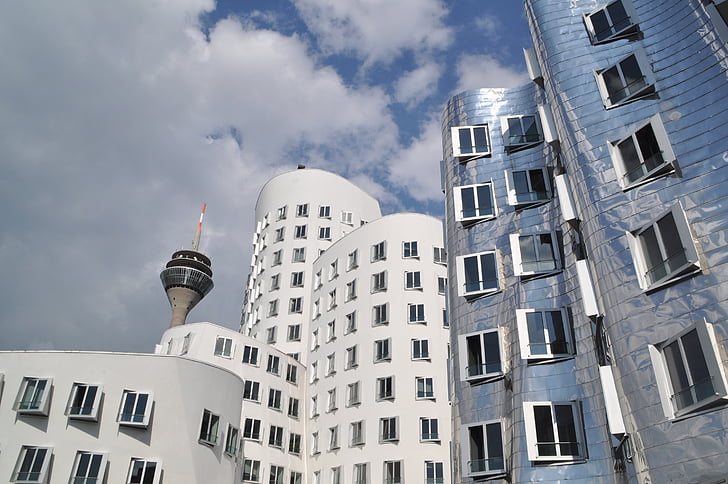 Gehryho stavby, Düsseldorf, Media harbour, Architektura, fasáda, Gehry, moderní