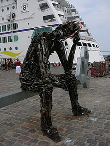 sedící postava, kovový obrázek, Kodaň, Dánsko, loď
