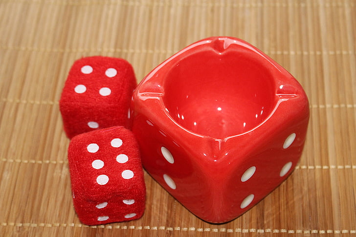 куб, пепелник, червен, хазарт, дърво - материал
