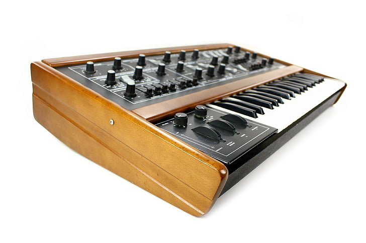 Vintage synthesizer, crumar, crumar ånd, analoge, synth
