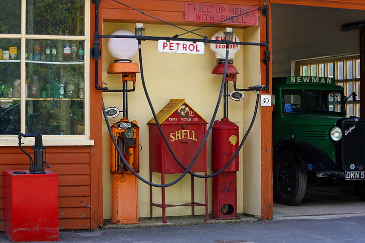 Vintage station d’essence, station d’essence, carburant, gaz, essence, pétrole, bord de la route