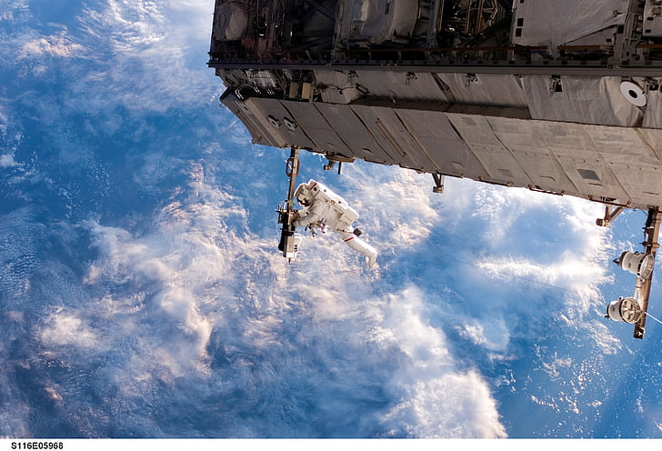 ISS, station spatiale, station spatiale internationale, astronaute, construction, à pied, espace