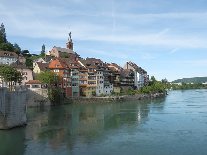 Laufenburg, Rin, hilera de casas, Aargau, Suiza