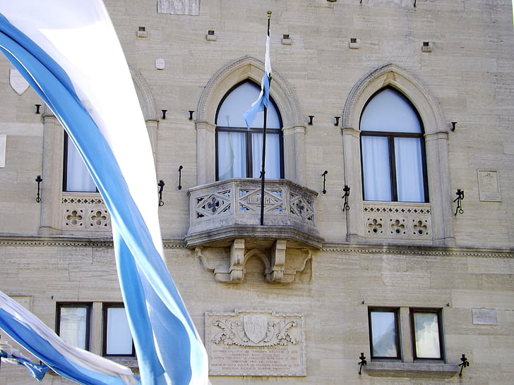 San Marinon, parlamentin, lippu