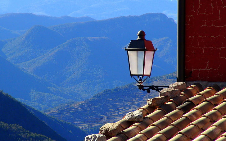 lantern, roof, house, people, maçanes, facade, mountain