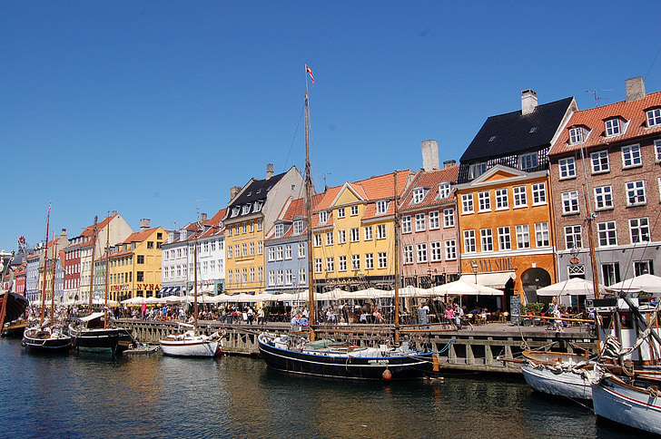 Porto, nyhaven, Dánia, Családi házak, csónakok, Koppenhága, csónak
