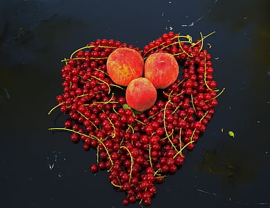 Czerwona porzeczka, czerwone owoce, dojrzałe jagoda, serce