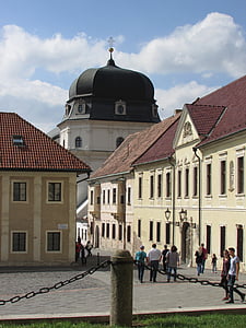 Trnava, Slovakien, Center, Street, turister, historiska, gamla