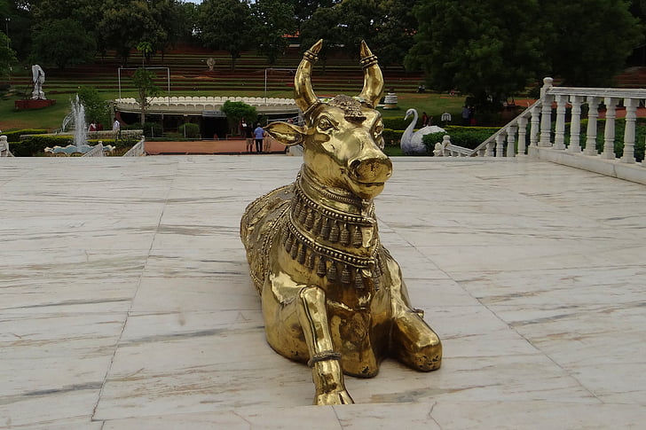 bull, brasswork, nandi, celestial carrier, temple, india