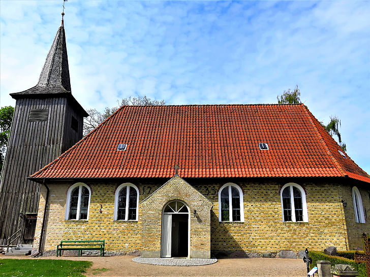 Chiesa, vecchia chiesa di nave, costruito nel 1673, in arnis, più piccola città della Germania, Torre campanaria in legno, restaurato