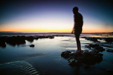 silhouette, man, t, shirt, standing, rock, beach