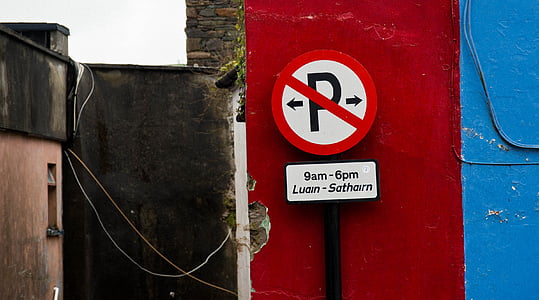 Irland, parkering tegn, rød, blå