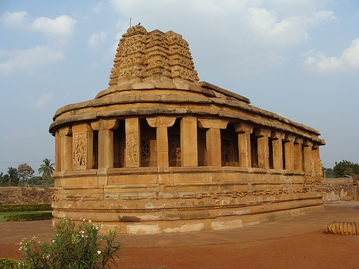 Durg temple, aihole, Karnataka, Ấn Độ, đi du lịch, kỳ nghỉ, ngôi đền
