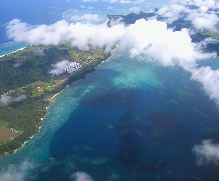 Recifes de corais, Ilha, Ilha de Ishigaki, cidade de Ishigaki, Okinawa, do Pacífico, fotografia aérea