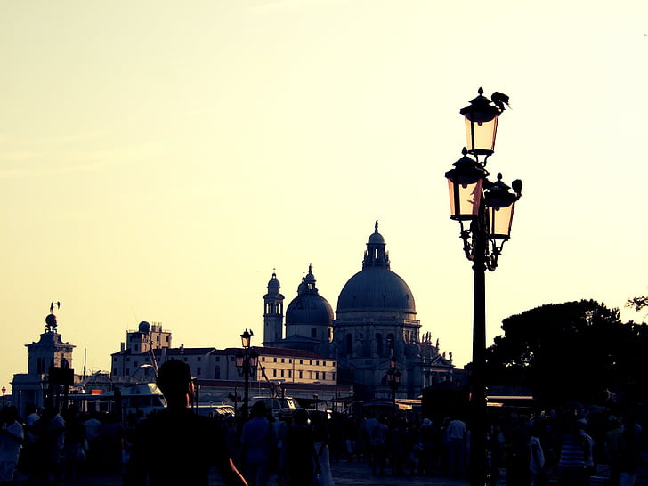 Venecija, Italija, lempos pranešimų, žibintai, žmonės, minios, Pėstieji