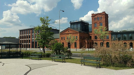 Historyczny budynek młyna kapłana, Łódź, Fabryka, Stara fabryka, stare budynki, poszukiwania, Architektura