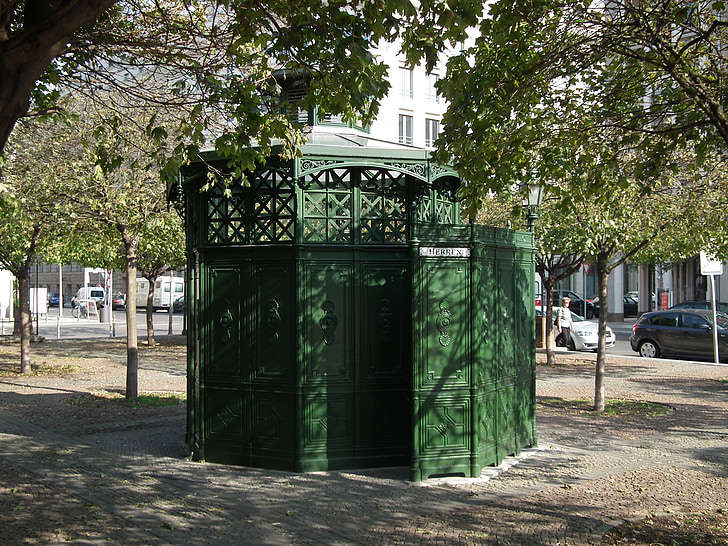 Berlin, Gendarmenmarkt, klo cottage, toilettes publiques