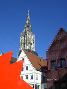 Ulm kathedraal, bowever, nieuwe weg, het platform, toren, rode hond, beeldhouwkunst