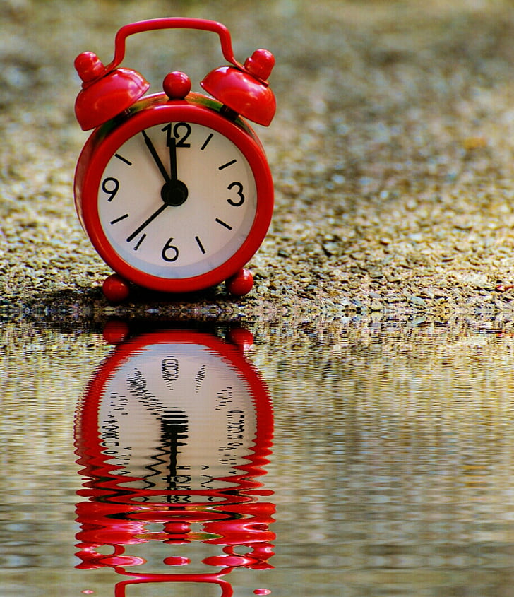 l'onzena hora, desastre, rellotge despertador, reflectint, l'aigua, Banc, rellotge