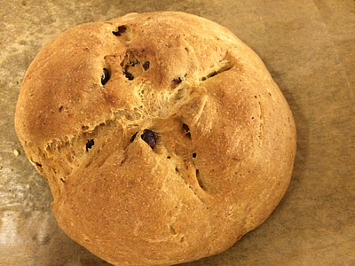 酵母パン, パン, レーズンのパン, イースター三つ編み, 焼ける, 自家製, 食べる
