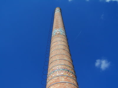 schoorsteen, Zsolnay fabriek, blauwe hemel