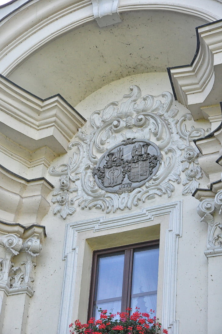 Escut d'armes, finestra, fulles, Jacek fulles, pedra, Opole, Polònia