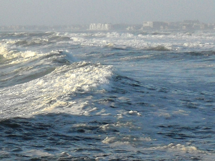 Marina, vandens, jūra, dangus, pastatai ant Horizontas, šviesa ant vandens, bangos