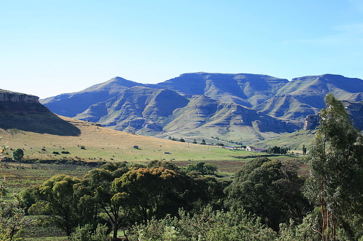 Montanhas Drakensberg, Cordilheira, paisagem, céu claro, cenário, natureza, árvores