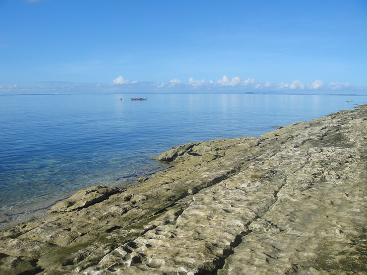 Playa, Canigao, Filipinas, orilla del mar, cielo azul