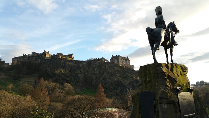 Edinburgh, Skotsko, sochařství, hrad