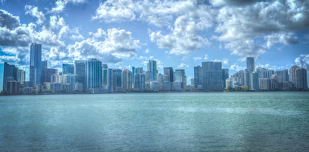 Miami, Florida, cilvēki un kultūra, ūdens, arhitektūra, centrs, siluets